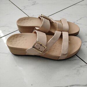 Vionic women's orthopedic sandals US Size 10 Sand / Beigee